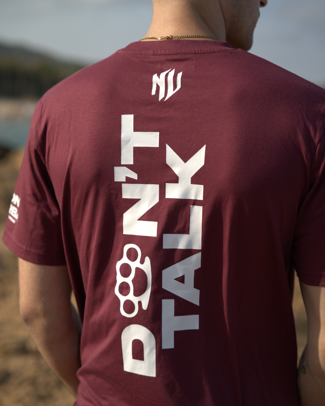 CAMISETA BLOODY SUMMER (detalles en blanco)