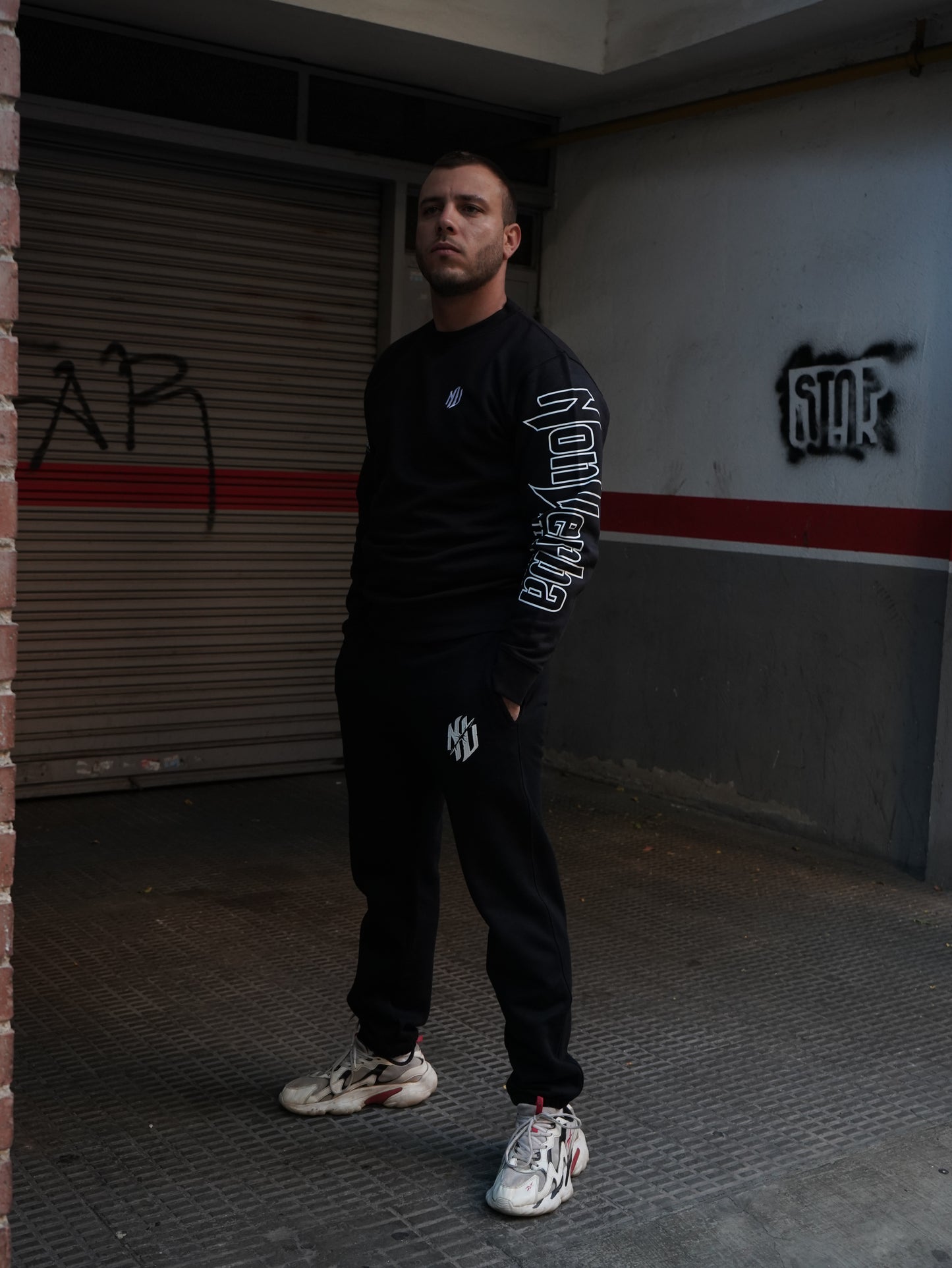 CONJUNTO "CASUAL" NEGRO