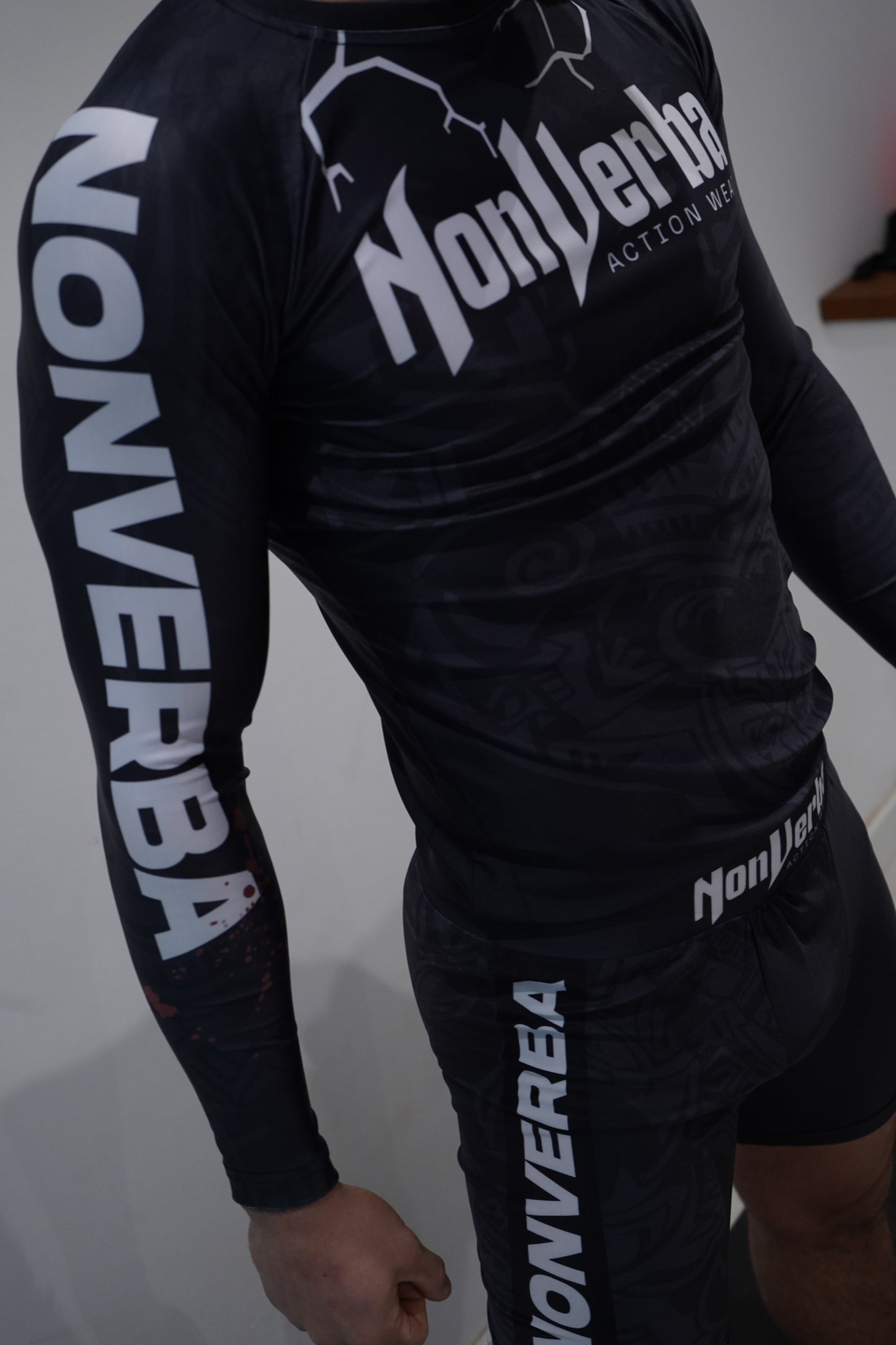 Rashguard Largo "Violence"