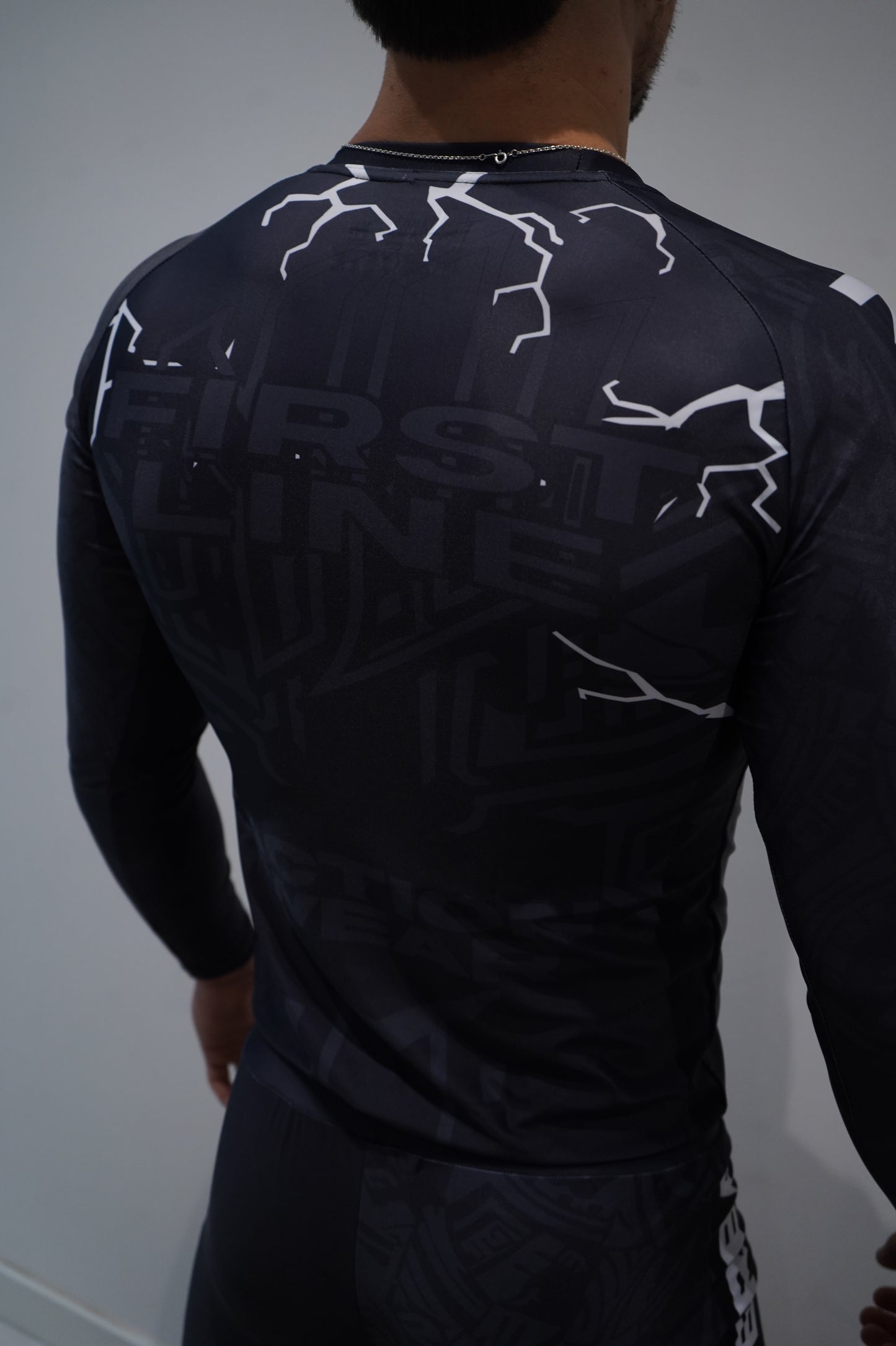 Rashguard Largo "Violence"