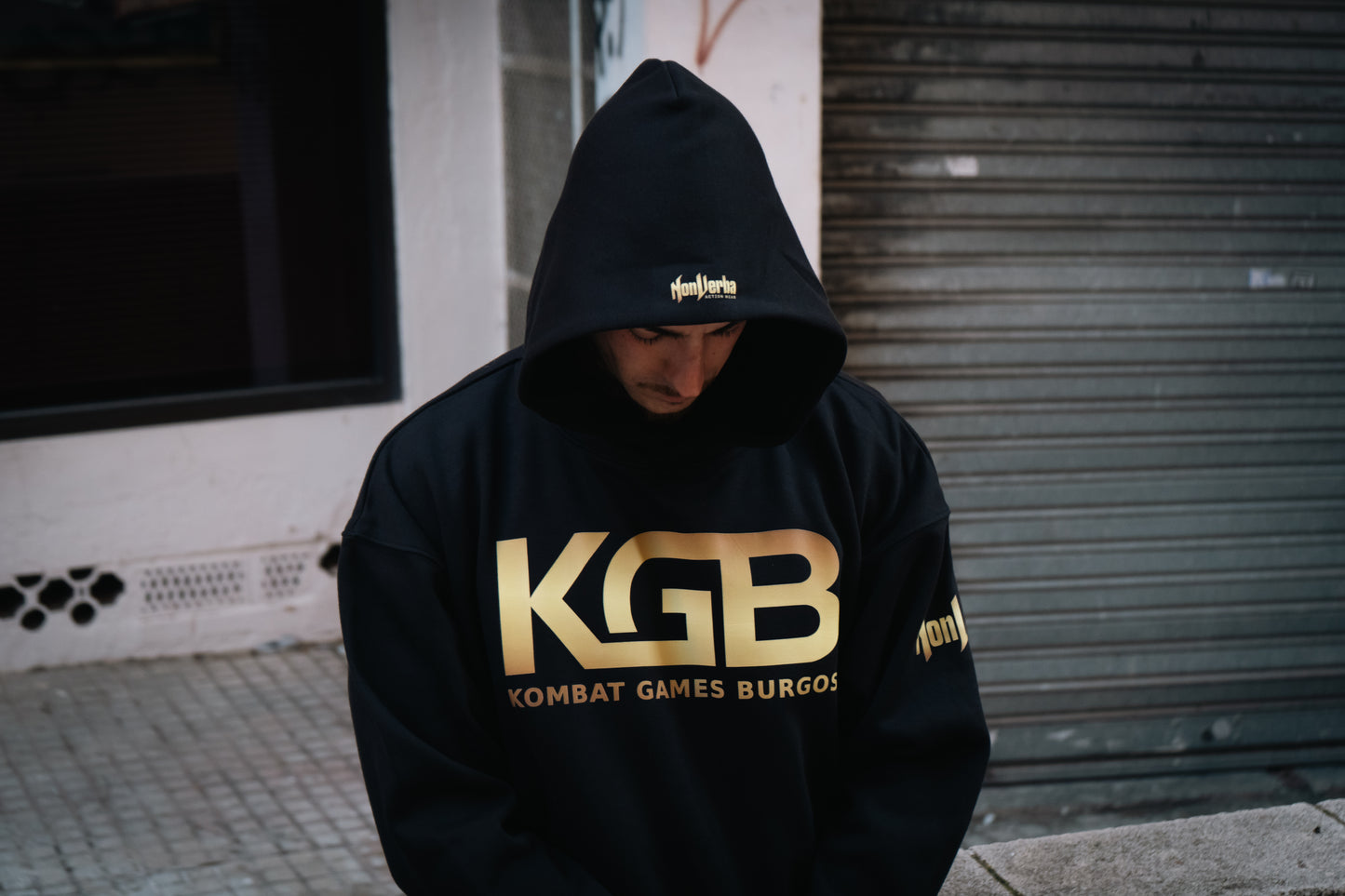 SUDADERA "NV x KGB" NEGRA