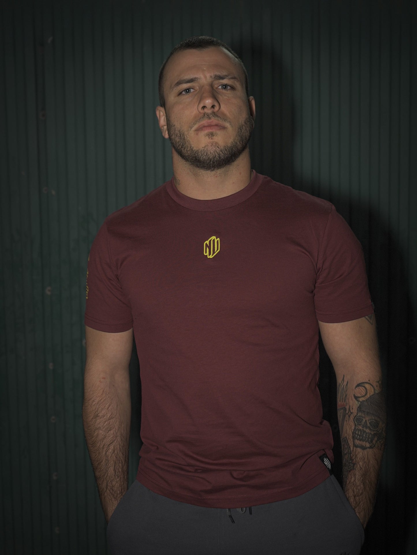 CAMISETA "BLOODY" GRANATE + CAMISETA "BALACLAVA" BLANCA/AZUL