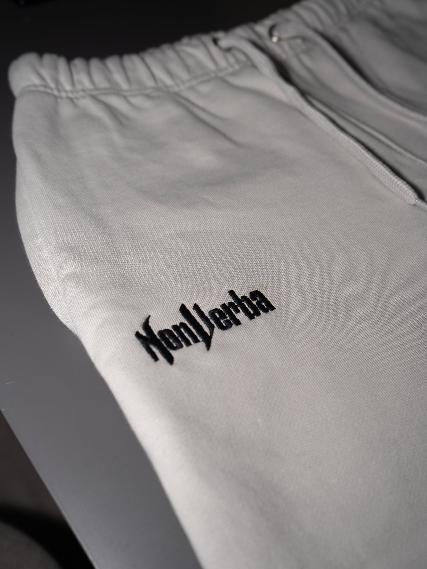 JOGGERS "CONCRETE" GRIS CLARO