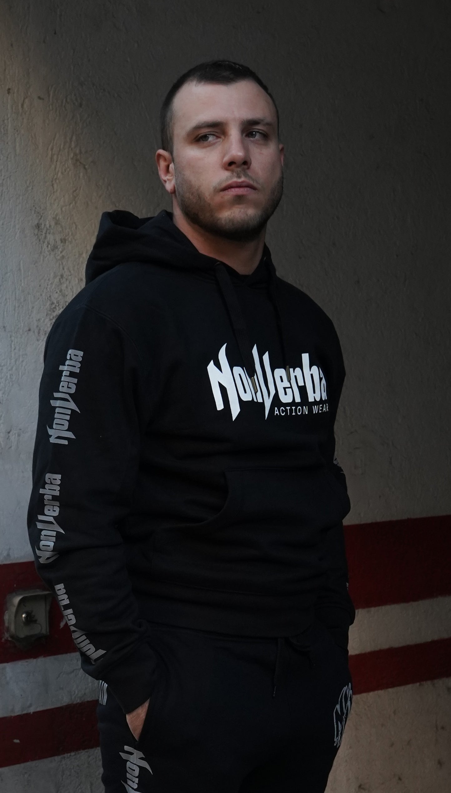 SUDADERA "STILLNESS" NEGRA