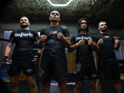 RASHGUARD "FIRST LINE" NEGRO/GRIS